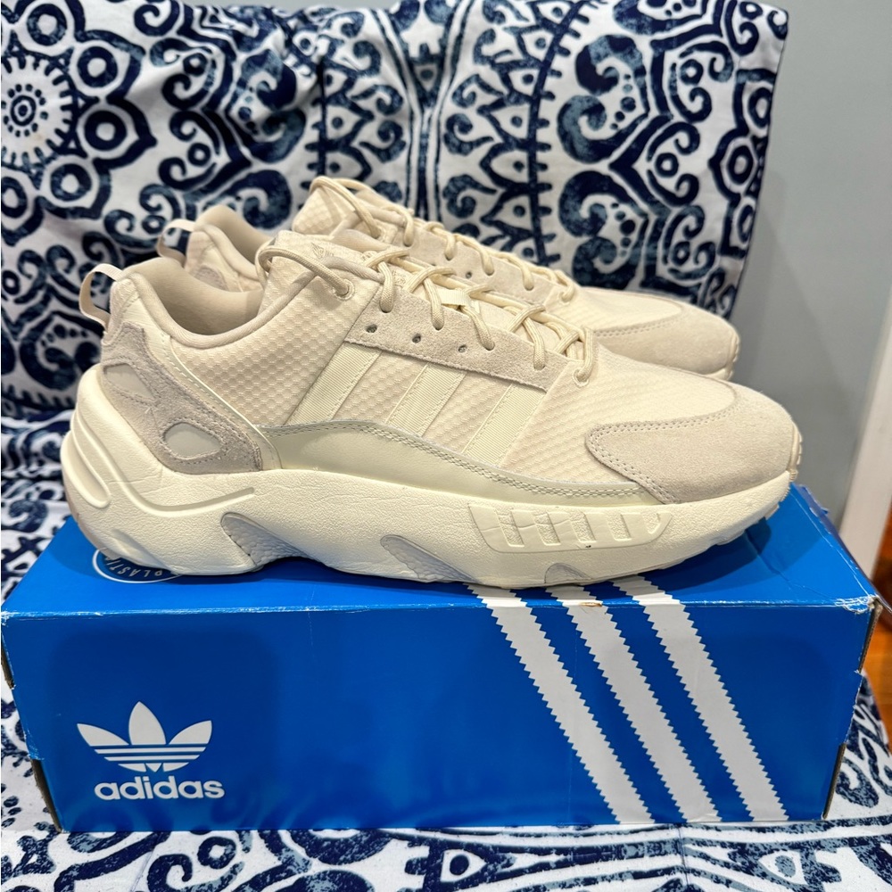 ADIDAS - Picture 5 of 7